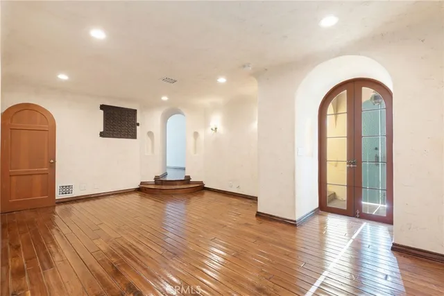 $18,000 | 17501 Castellammare Drive, Pacific Palisades, CA 90272