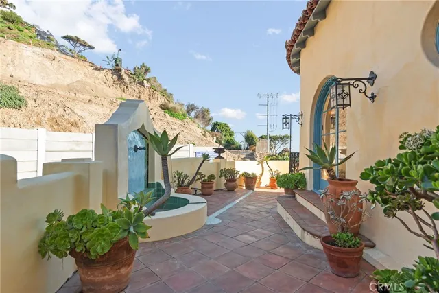 $18,000 | 17501 Castellammare Drive, Pacific Palisades, CA 90272