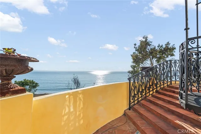 $18,000 | 17501 Castellammare Drive, Pacific Palisades, CA 90272