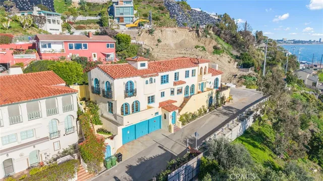 $18,000 | 17501 Castellammare Drive, Pacific Palisades, CA 90272