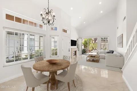 $979,950 | 4839 La Vella Drive, Oak Park, CA 91377