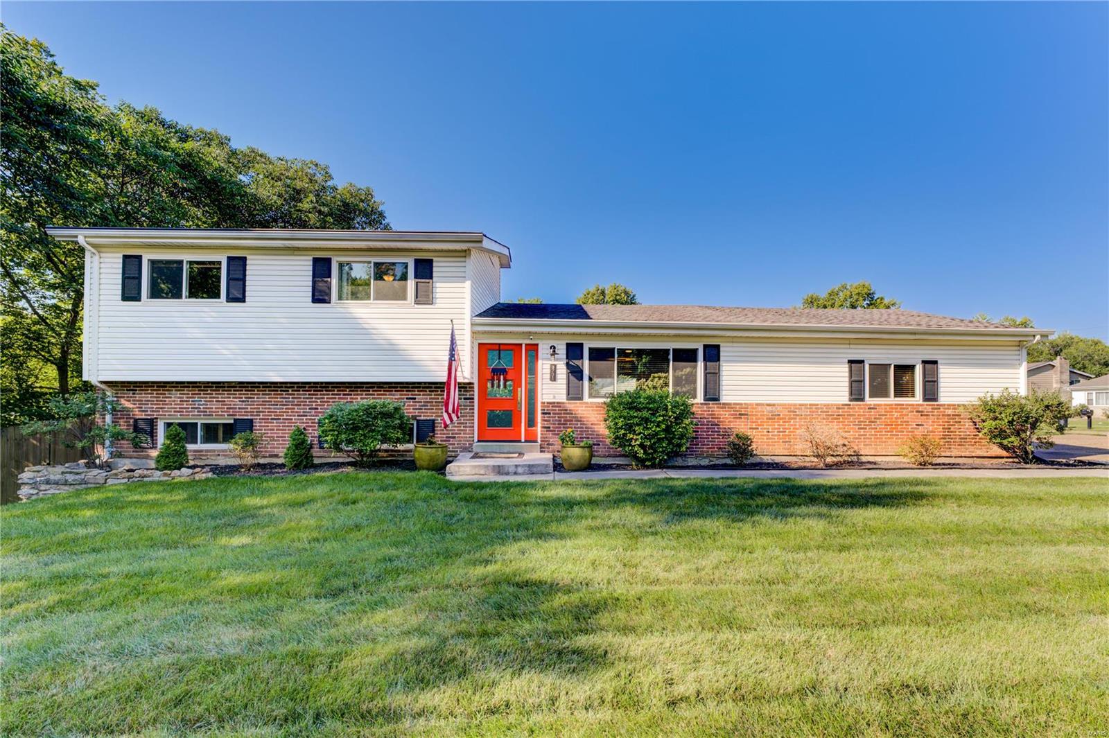 8731 Grant Road St. Louis, MO 63123 - Photo 1 of 23 Gallery Image 1