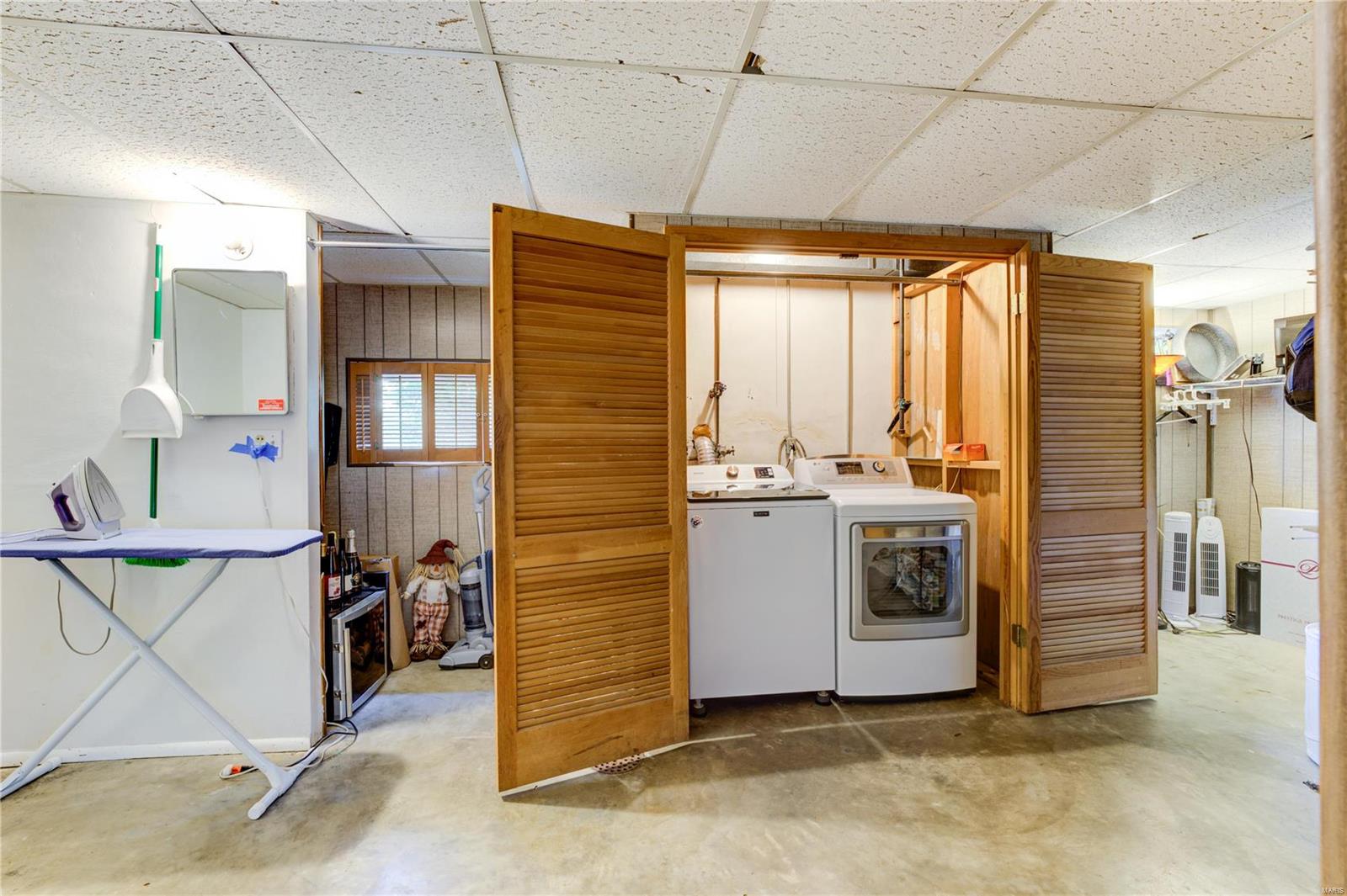 8731 Grant Road St. Louis, MO 63123 - Photo 11 of 23 Gallery Image 11