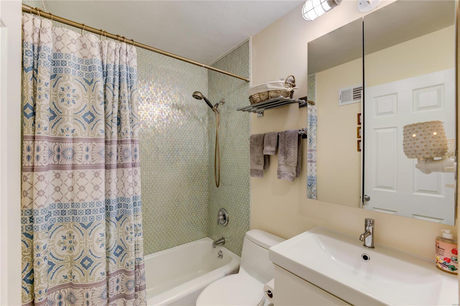 8731 Grant Road St. Louis, MO 63123 - Photo 12 of 23 Gallery Image 12