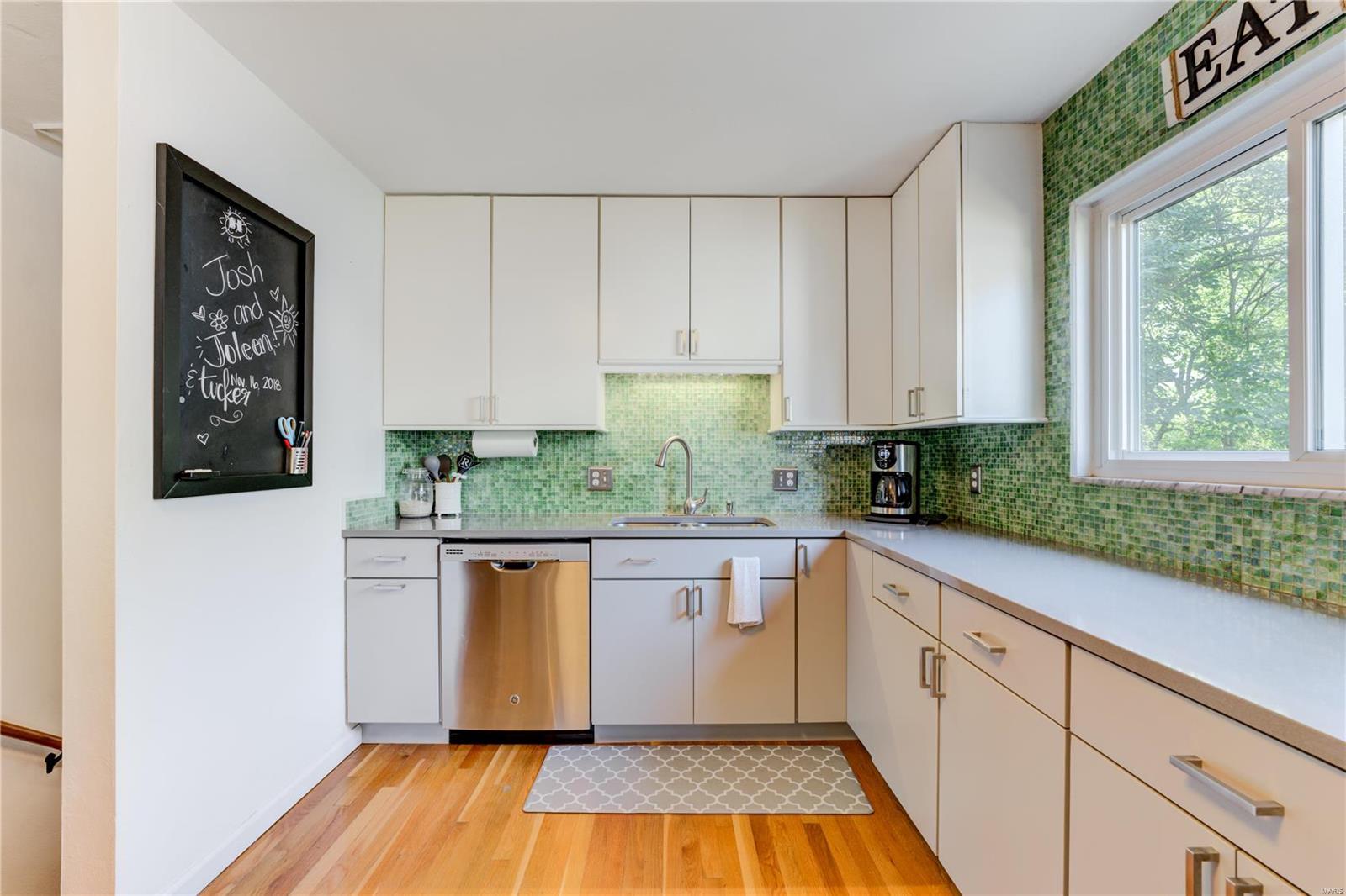 8731 Grant Road St. Louis, MO 63123 - Photo 6 of 23 Gallery Image 6