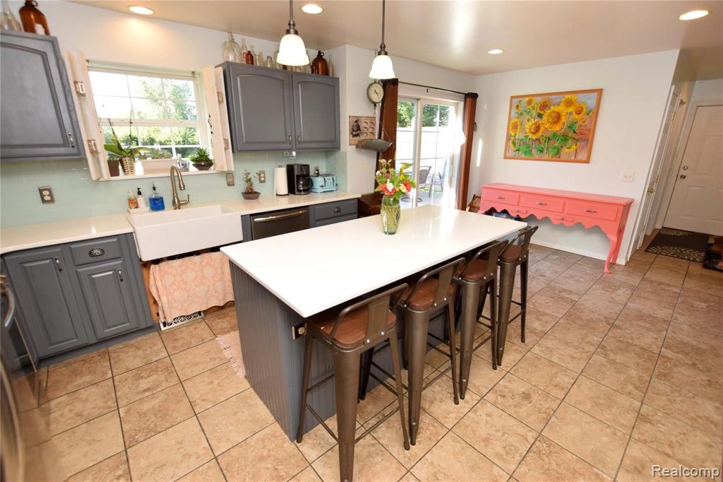 6507 Carpenter Road Flushing, MI 48433 - Photo 3 of 25