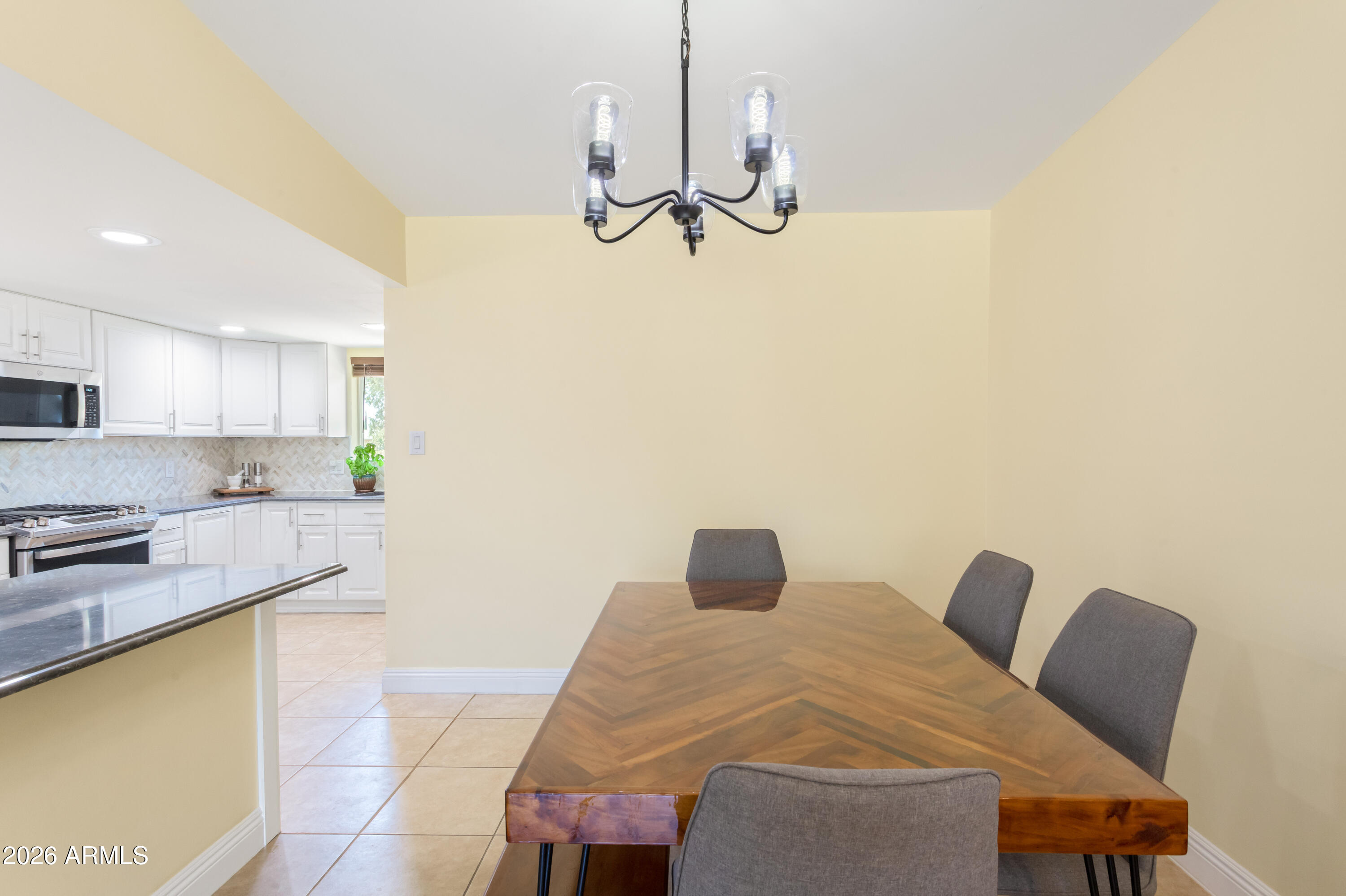 805 Suffolk Road Sierra Vista, AZ 85635 - Photo 20 of 49 dining room