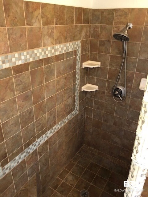 509 Church Avenue Daphne, AL 36526 - Photo 14 of 28 Master Bathroom