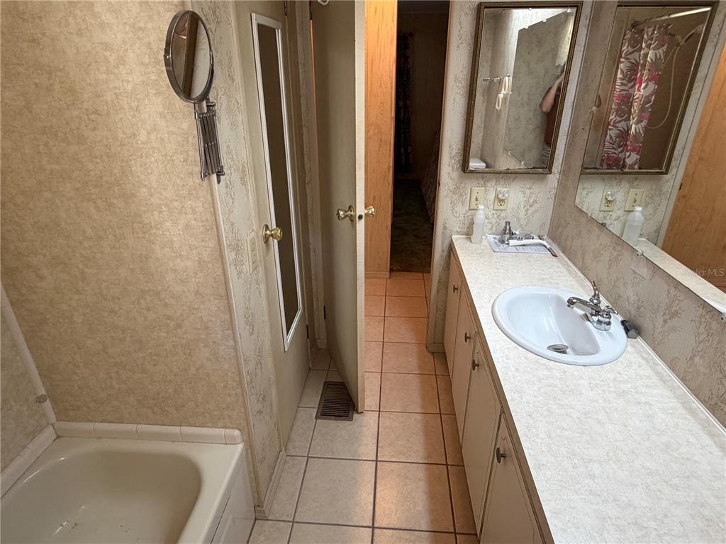 5619 Bayshore Road, Unit 126 Palmetto, FL 34221 - Photo 19 of 45