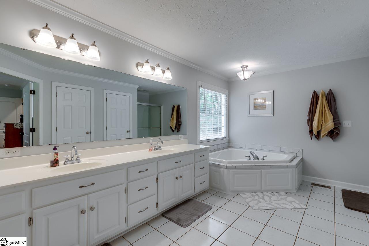 128 Farmgate Road Pickens, SC 29671 - Photo 17 of 30