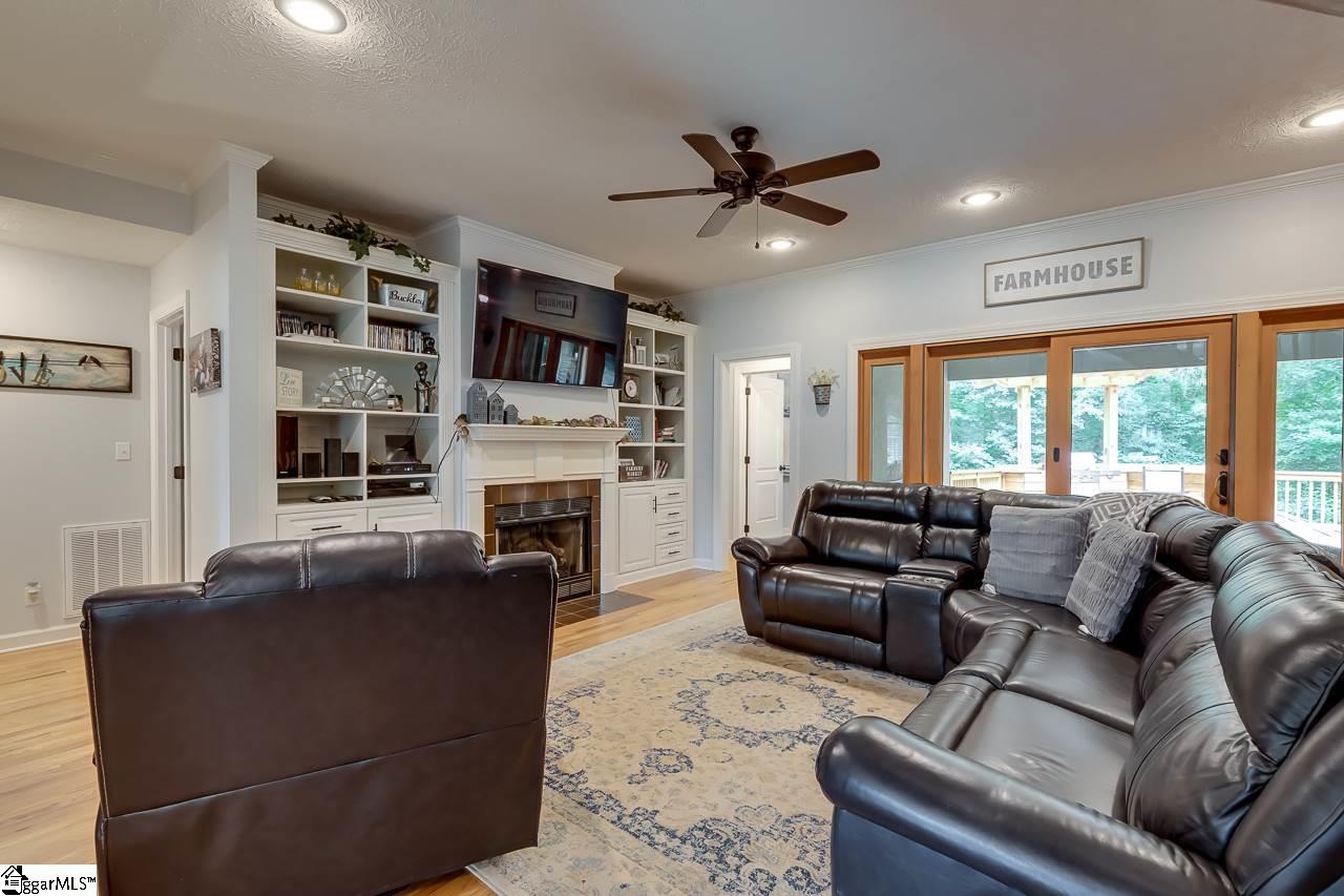 128 Farmgate Road Pickens, SC 29671 - Photo 8 of 30