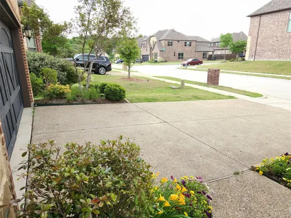 a view of a house with a outdoor space