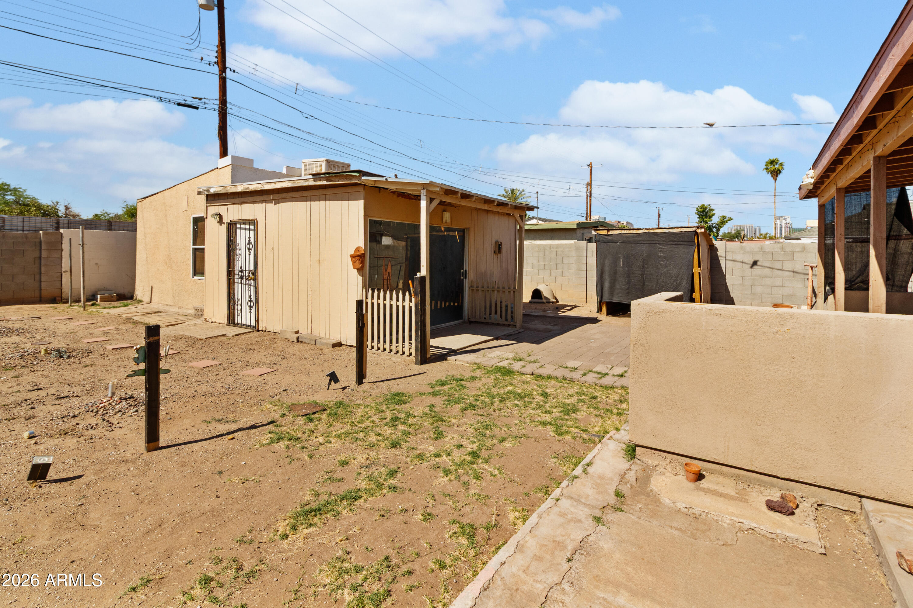 1237 East Pierce Street Phoenix, AZ 85006 - Photo 19 of 23 a view of a backyard