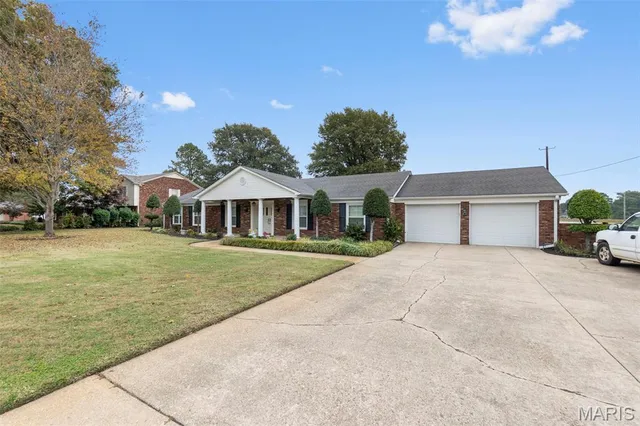 $315,000 | 102 Westgate Avenue, Kennett, MO 63857