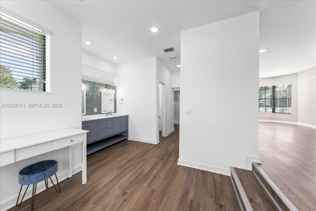 7705 Southwest 66th Street Miami, FL 33143 - Photo 22 of 60 Master