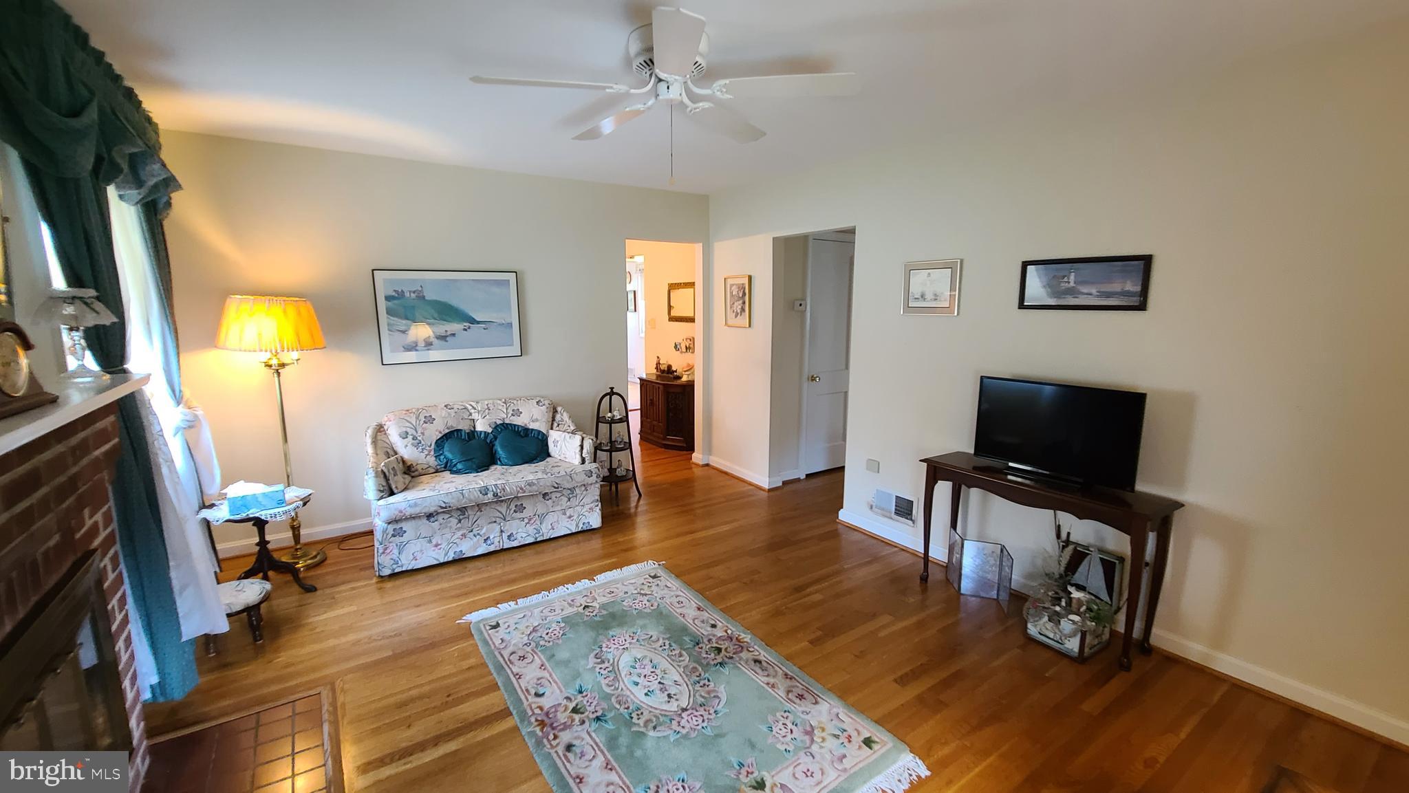 10803 Jewett Street Silver Spring, MD 20902 - Photo 6 of 46 Gallery Image 6