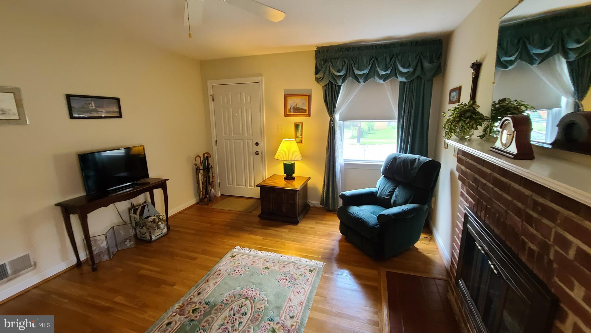 10803 Jewett Street Silver Spring, MD 20902 - Photo 7 of 46 Gallery Image 7