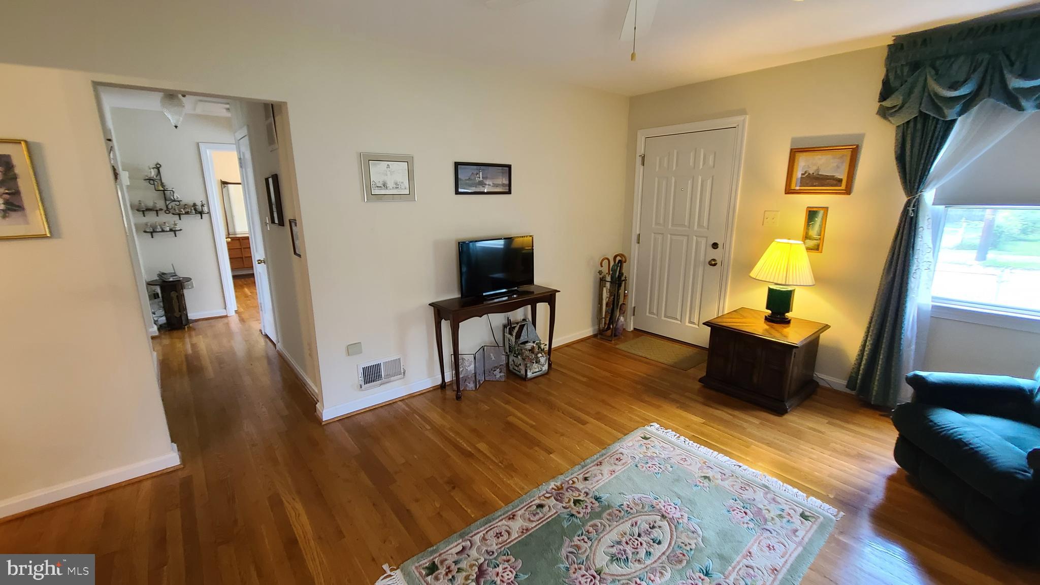 10803 Jewett Street Silver Spring, MD 20902 - Photo 8 of 46 Gallery Image 8