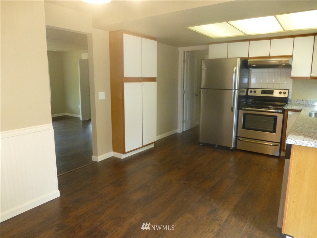 2135 Southeast Cedar Road Port Orchard, WA 98367 - Photo 5 of 20 Gallery Image 5