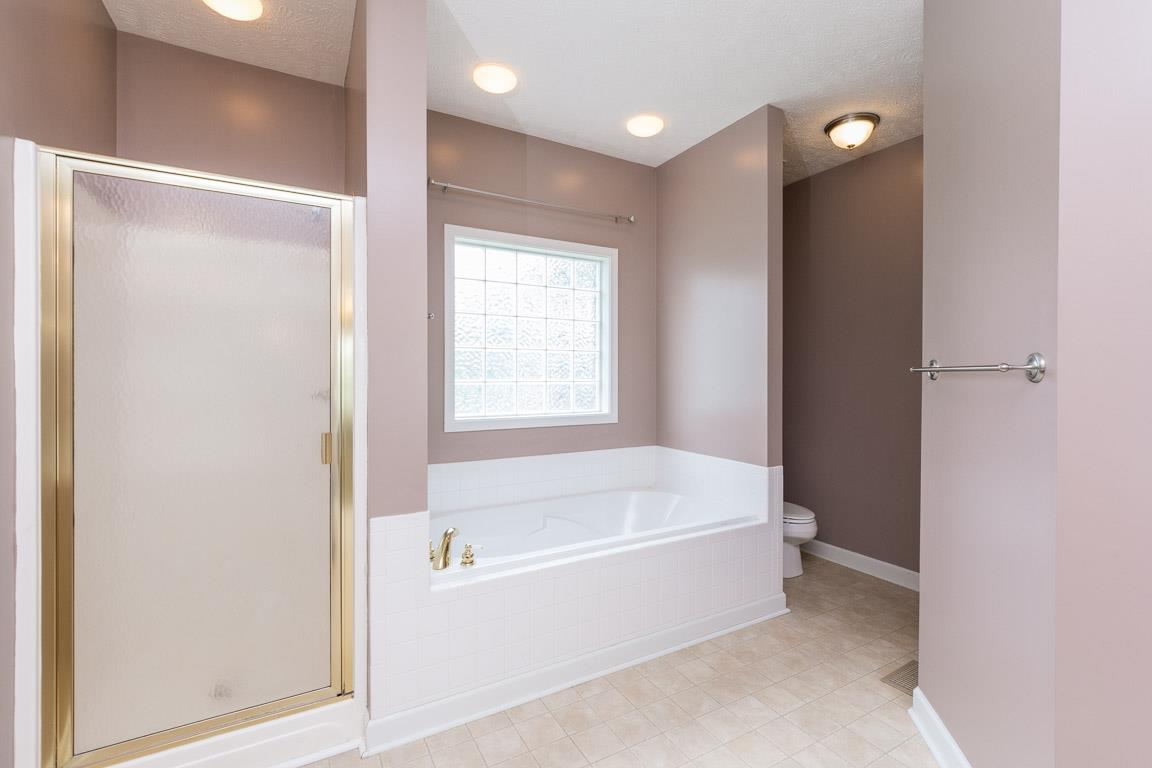 927 South Ridge Trail Clarksville, TN 37043 - Photo 12 of 30 Separate stand up shower and large soaking tub.