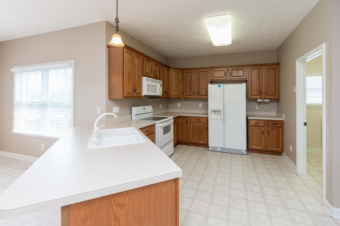 927 South Ridge Trail Clarksville, TN 37043 - Photo 17 of 30 Home is move in ready and all appliances convey!