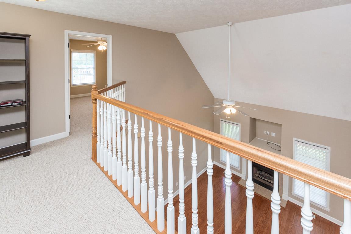927 South Ridge Trail Clarksville, TN 37043 - Photo 19 of 30 Great view of the living room and vaulted ceilings