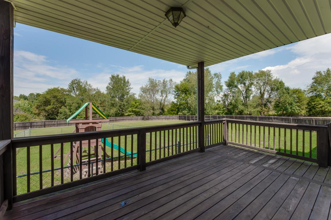 927 South Ridge Trail Clarksville, TN 37043 - Photo 26 of 30 Perfect deck for entertaining and outdoor living!