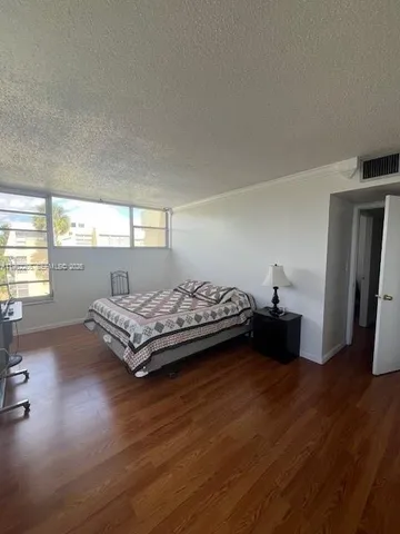 $180,000 | 920 Northeast 199th Street, Unit 4S, Miami, FL 33179