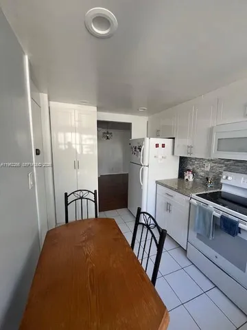 $180,000 | 920 Northeast 199th Street, Unit 4S, Miami, FL 33179