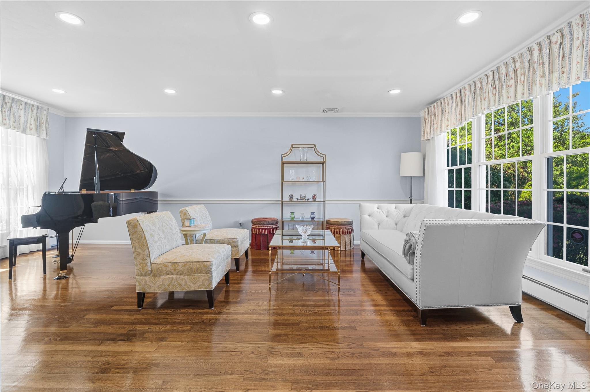 199 Split Rock Road Syosset, NY 11791 - Photo 12 of 49