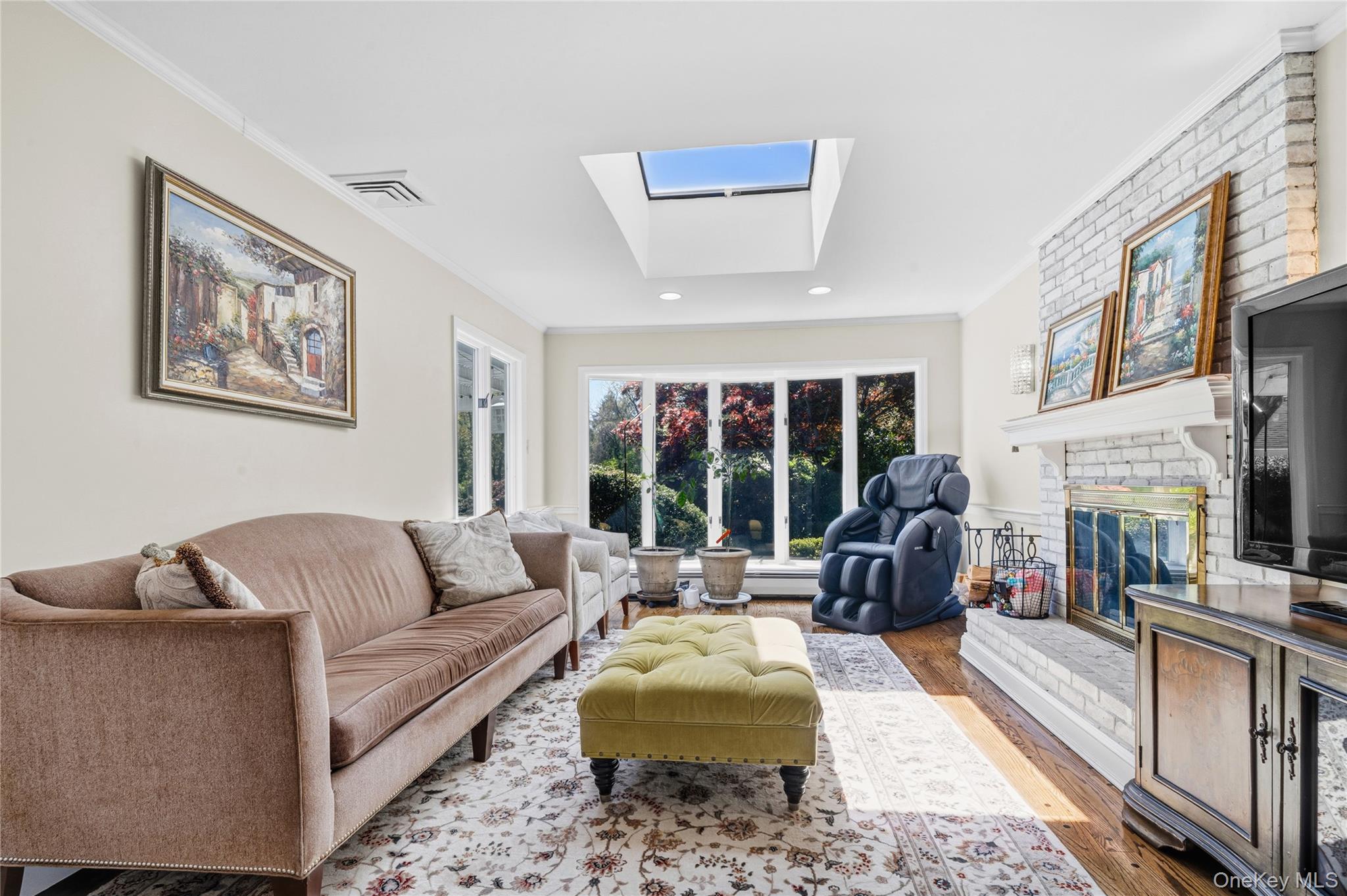 199 Split Rock Road Syosset, NY 11791 - Photo 13 of 49