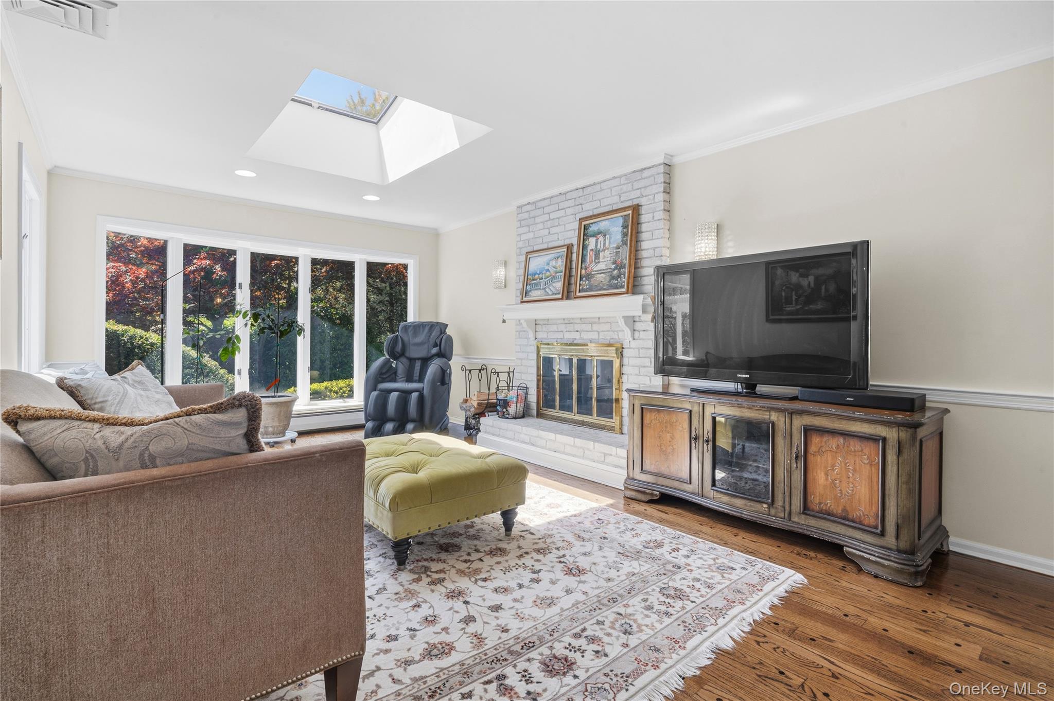 199 Split Rock Road Syosset, NY 11791 - Photo 14 of 49