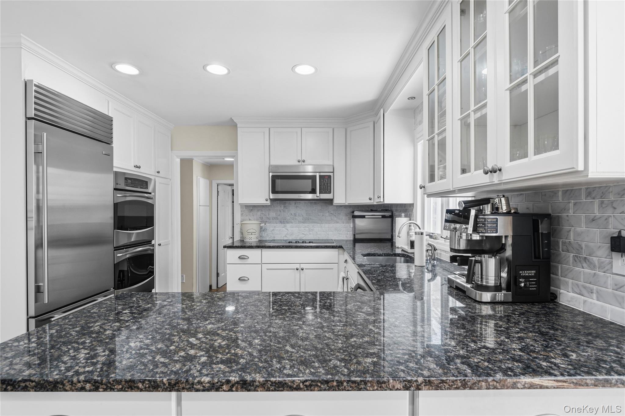 199 Split Rock Road Syosset, NY 11791 - Photo 16 of 49