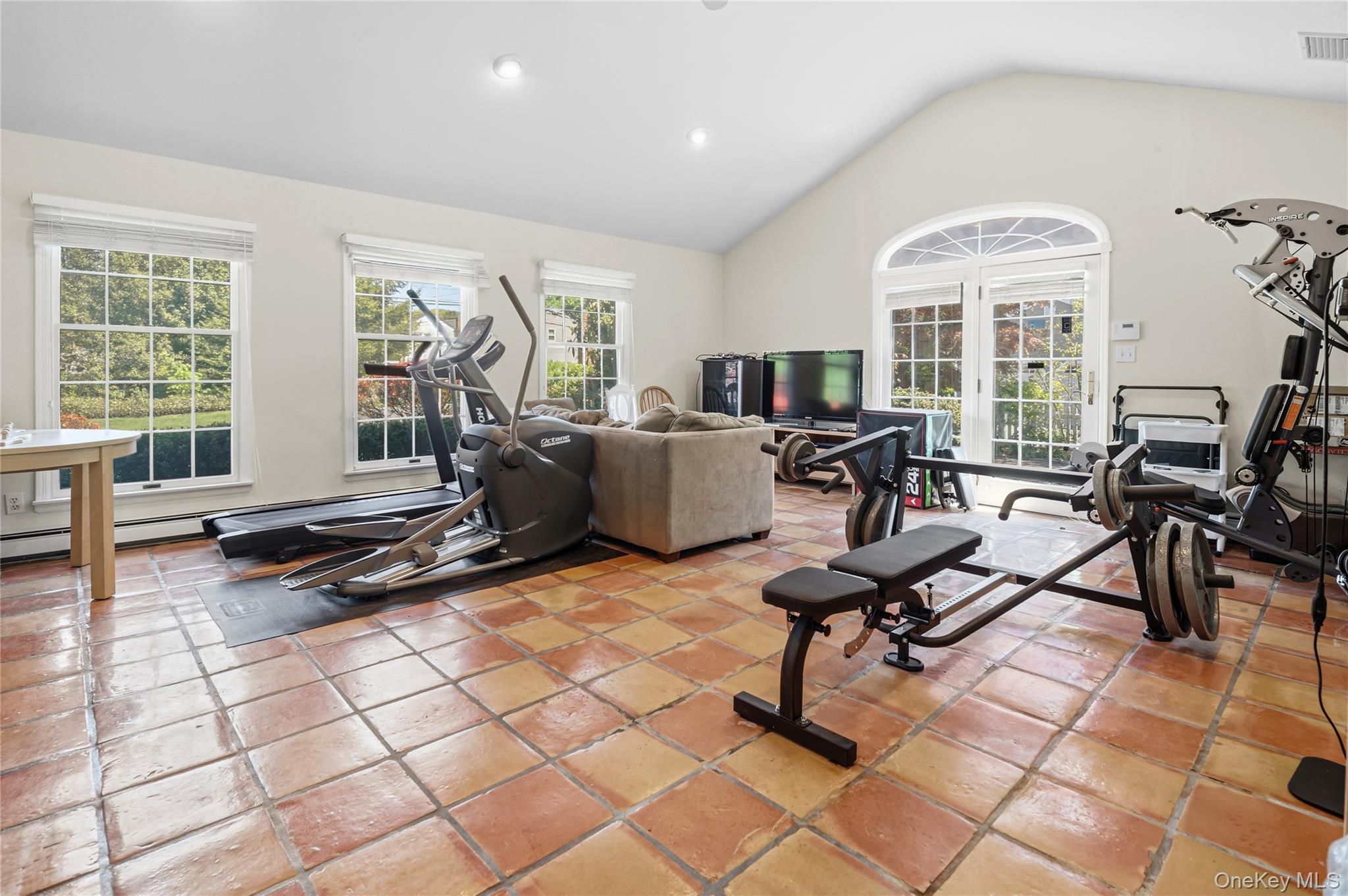 199 Split Rock Road Syosset, NY 11791 - Photo 19 of 49