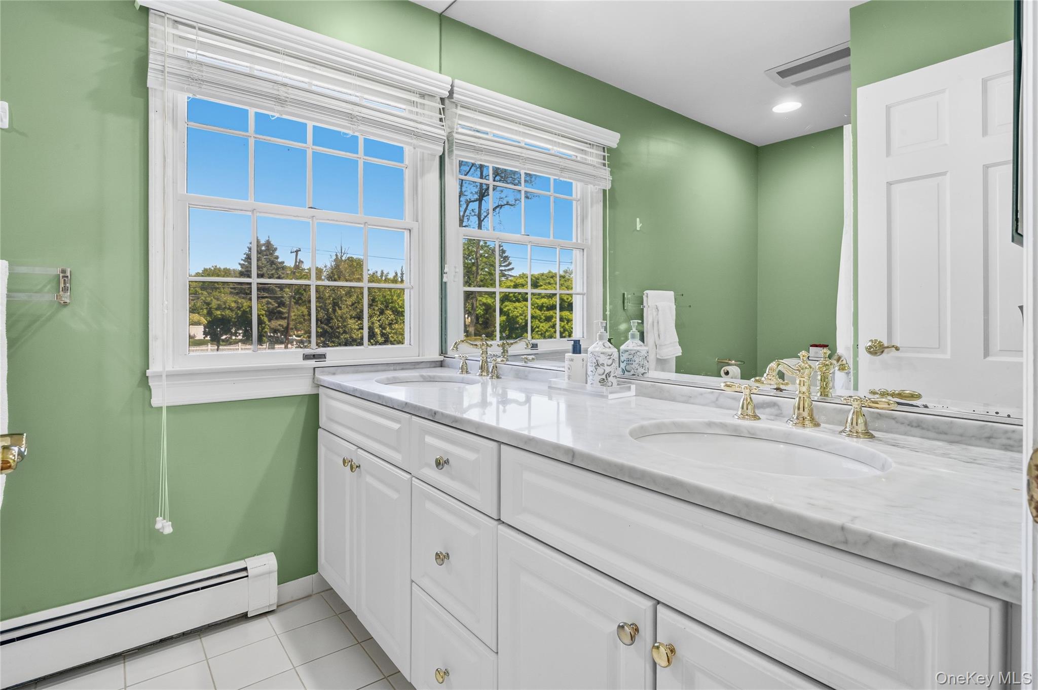 199 Split Rock Road Syosset, NY 11791 - Photo 28 of 49