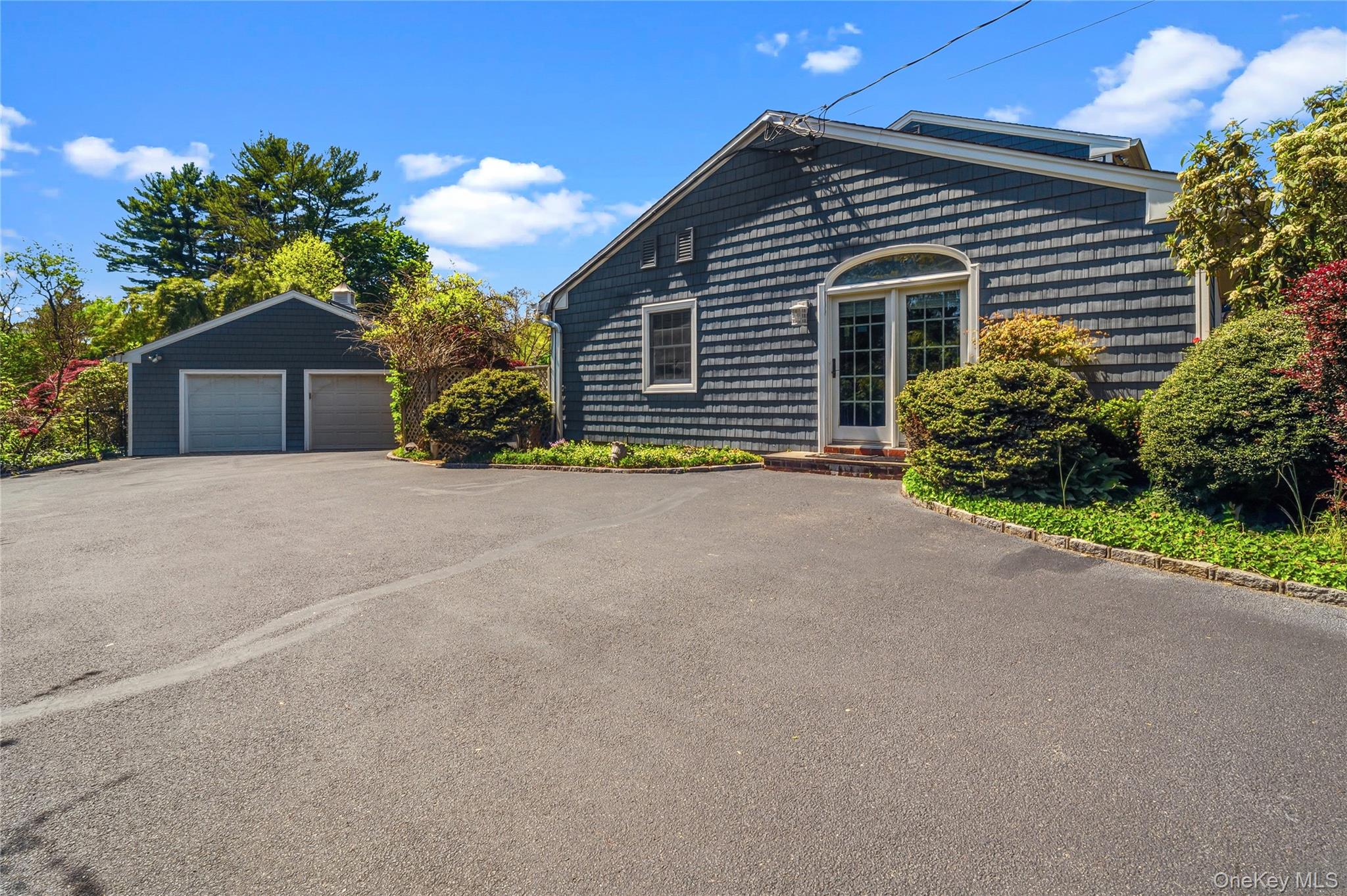 199 Split Rock Road Syosset, NY 11791 - Photo 5 of 49