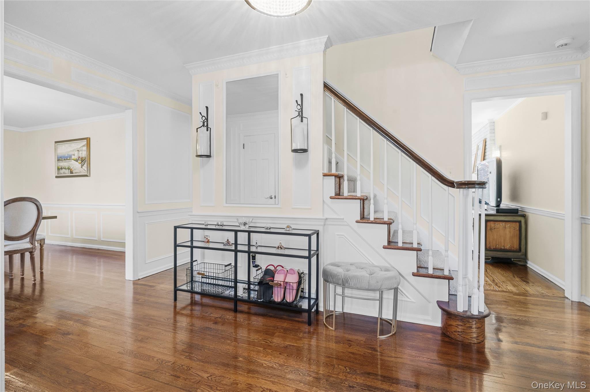 199 Split Rock Road Syosset, NY 11791 - Photo 8 of 49