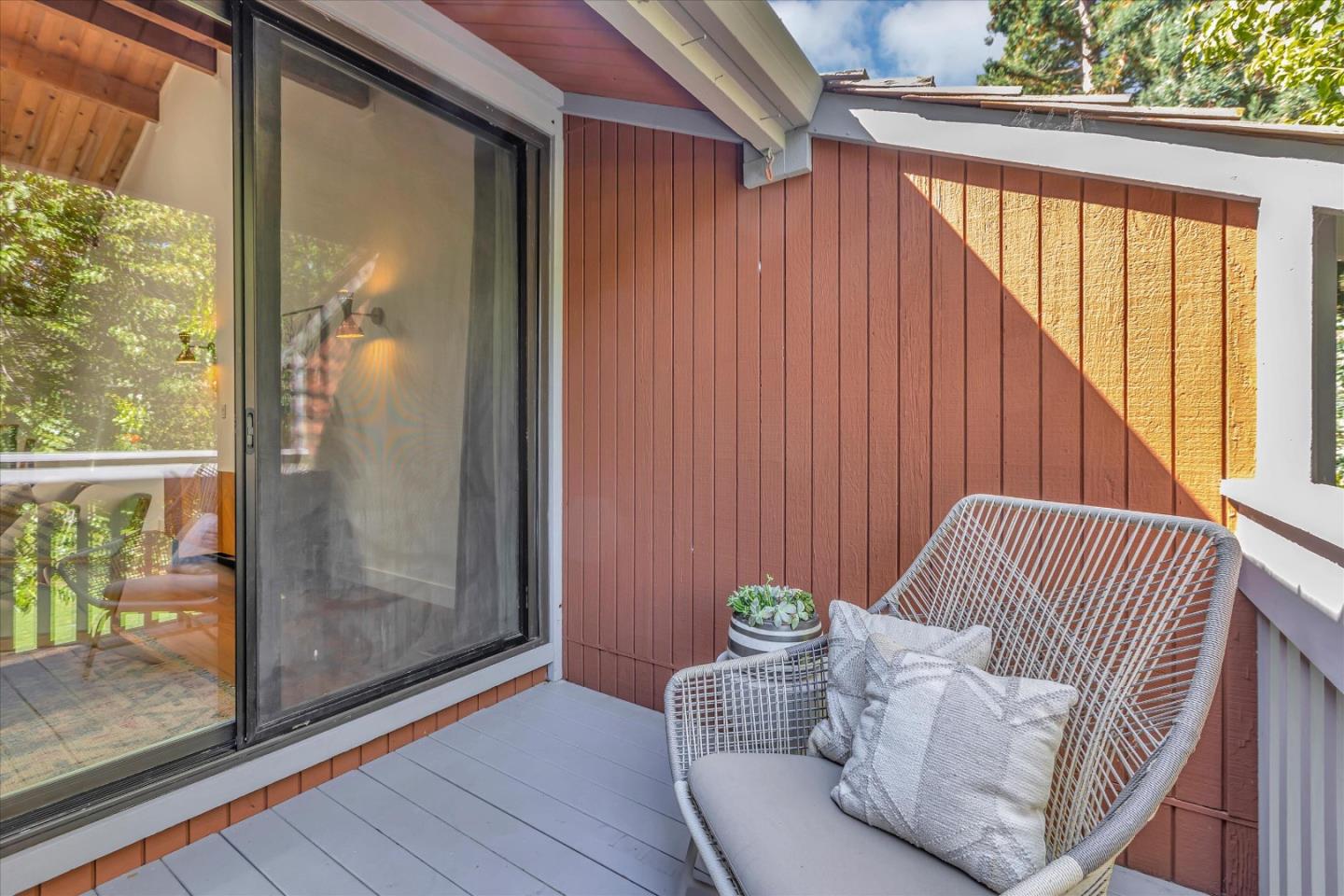 202 Central Avenue Mountain View, CA 94043 - Photo 30 of 39 a living room with furniture and a window