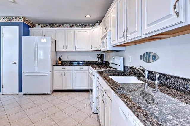 $729,990 | 315 Erik Drive, East Setauket, NY 11733