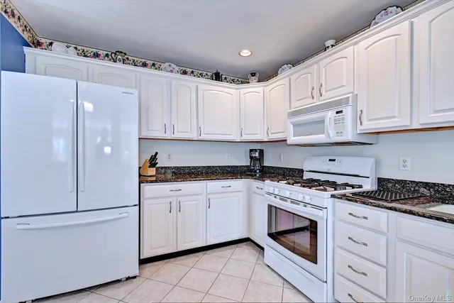 $729,990 | 315 Erik Drive, East Setauket, NY 11733