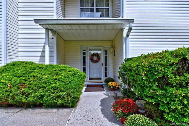 $729,990 | 315 Erik Drive, East Setauket, NY 11733