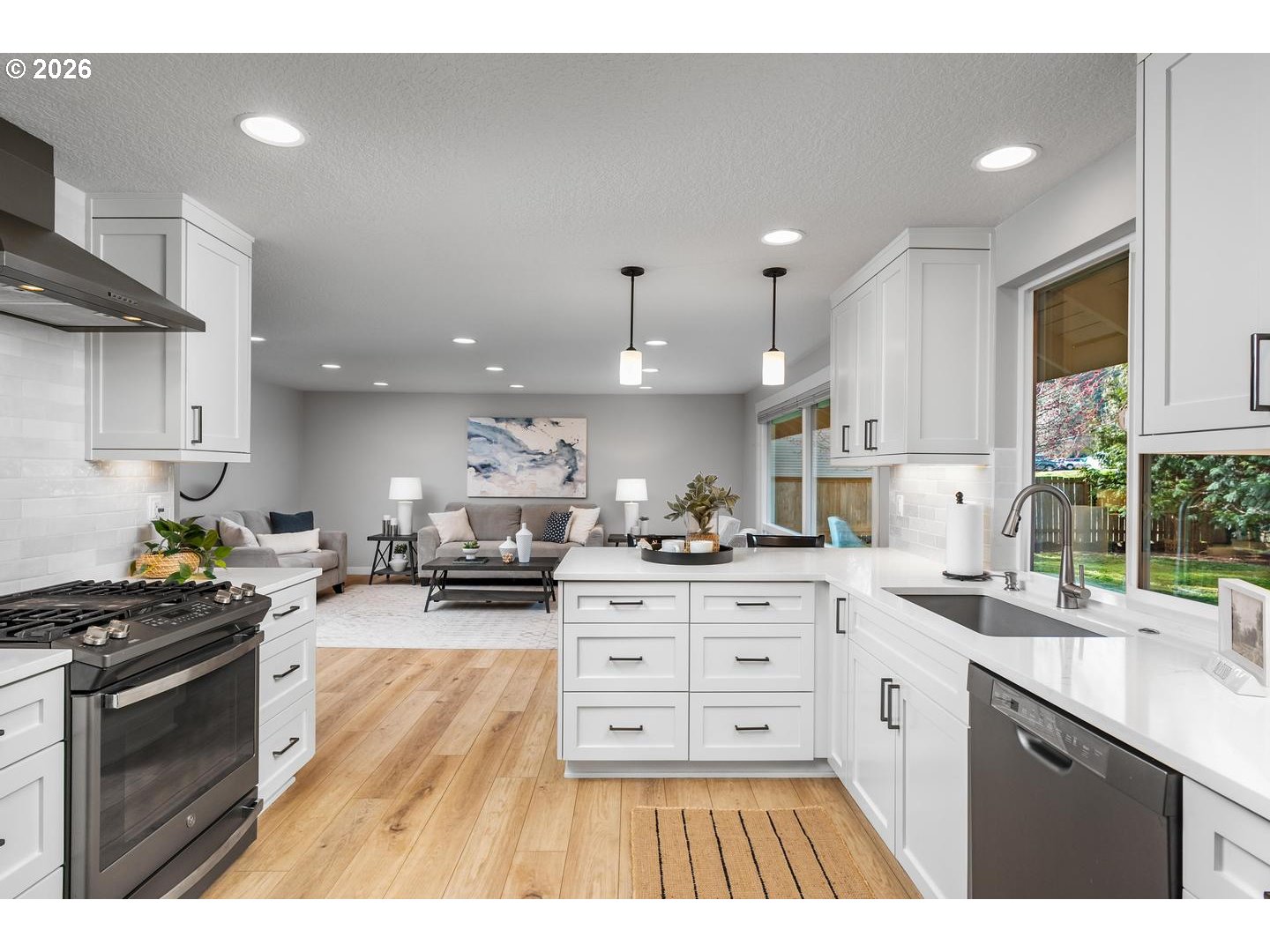 6015 Southwest Glenbrook Road Beaverton, OR 97007 - Photo 12 of 36 Gallery Image 12