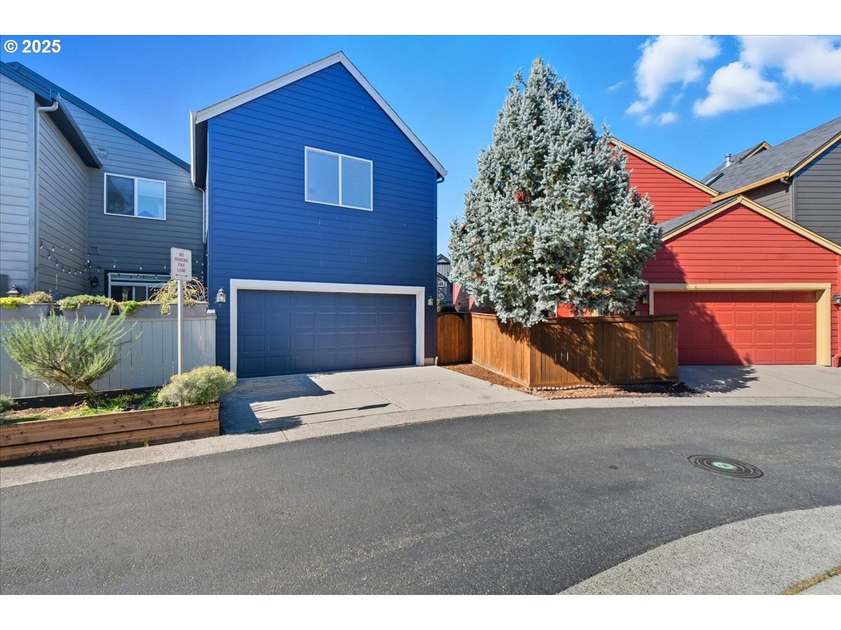 3527 Southeast 197th Avenue Camas, WA 98607 - Photo 33 of 38 a outdoor space with barbeque oven