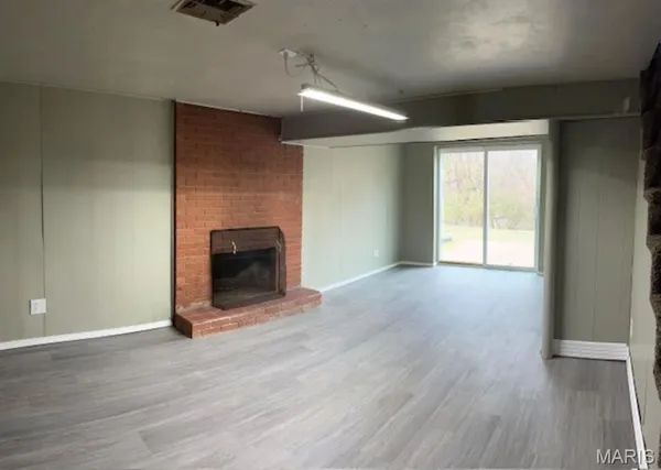 $219,900 | 369 Hand Drive, Godfrey, IL 62035