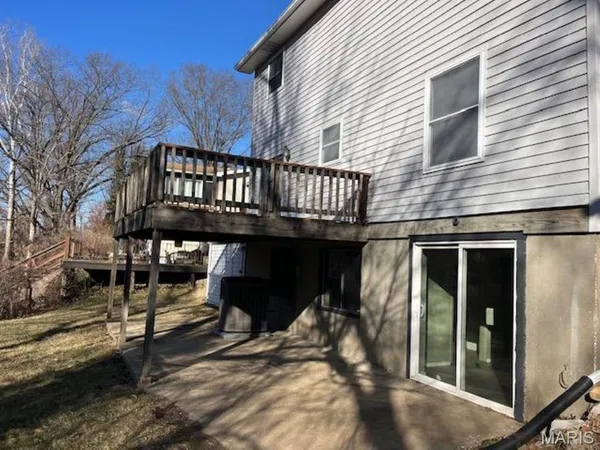 $219,900 | 369 Hand Drive, Godfrey, IL 62035
