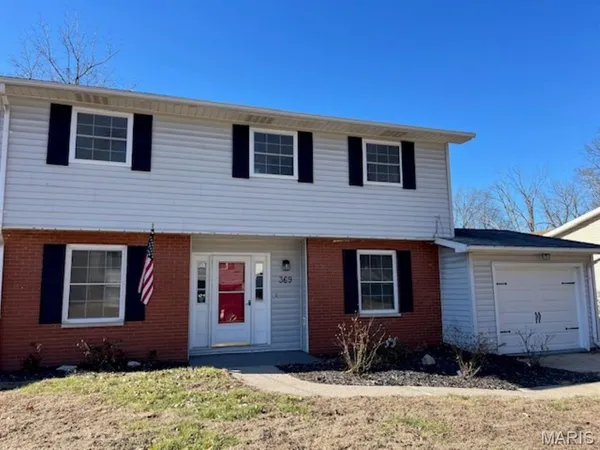 $219,900 | 369 Hand Drive, Godfrey, IL 62035