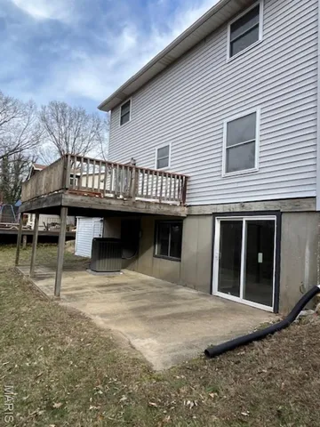 $250,000 | 369 Hand Drive, Godfrey, IL 62035