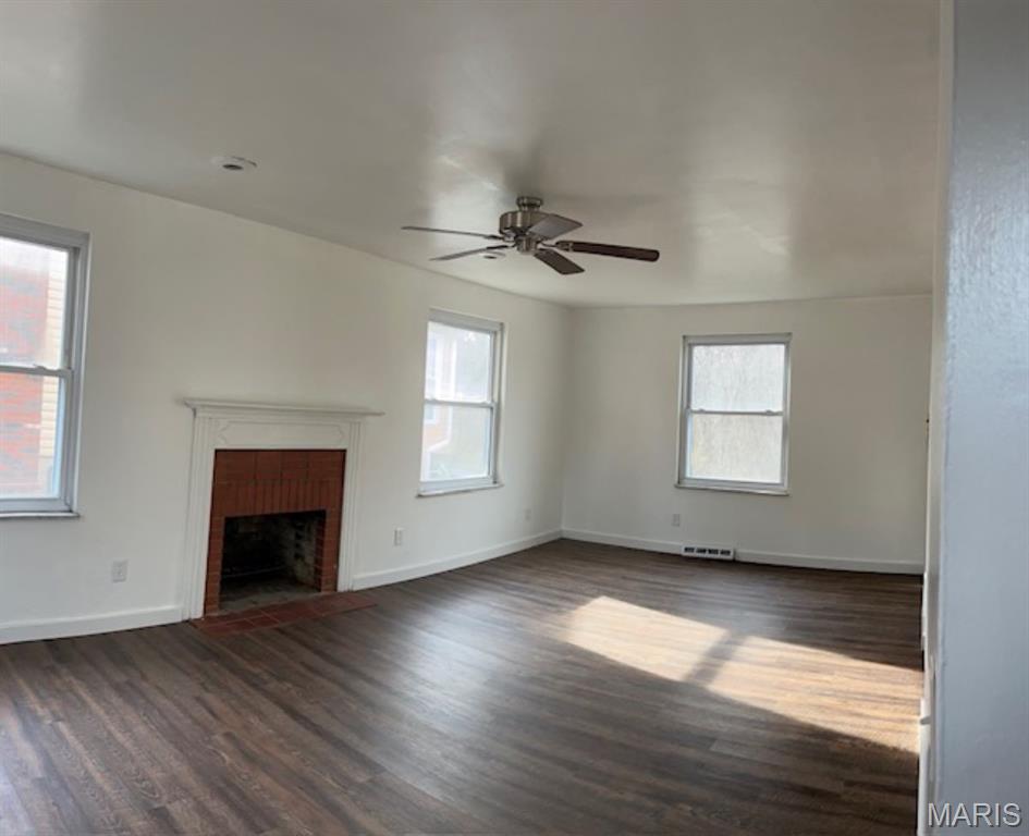 369 Hand Drive Godfrey, IL 62035 - Photo 2 of 13