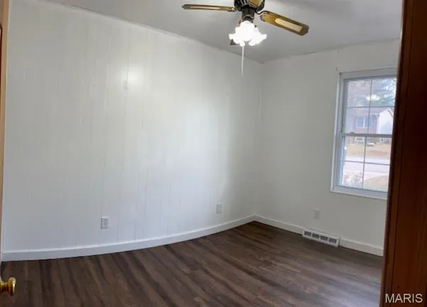 $219,900 | 369 Hand Drive, Godfrey, IL 62035