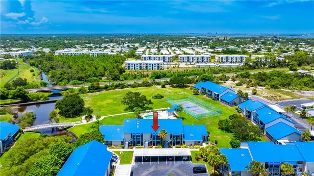 $195,000 | 1637 Northeast Nautical Place, Unit 807, Jensen Beach, FL 34957